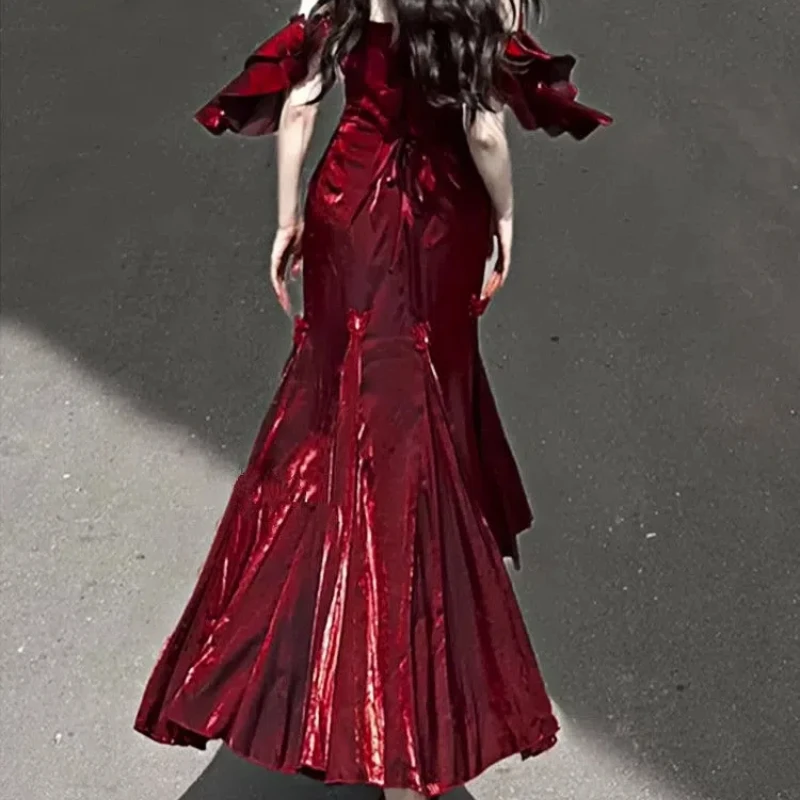 Red Rose Lolita Mermaid - style Skirt: A Gorgeous Birthday Gown for the Royal Sister. This Lolita - style dress is an exquisite