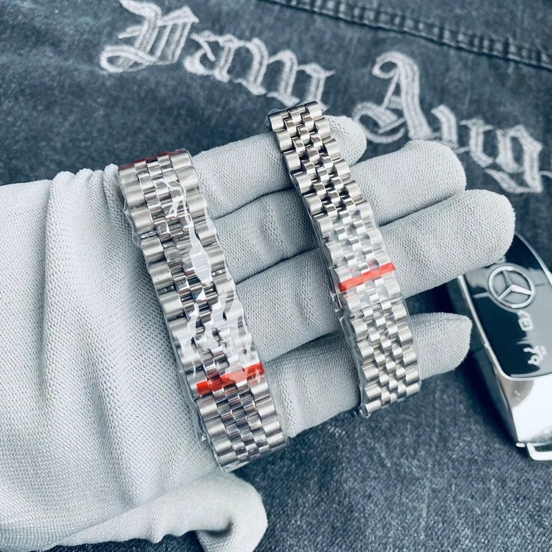 ​ ​ Reloj de buceo de lujo para hombre, movimiento de cuarzo, cristal de zafiro de acero inoxidable, bisel giratorio luminoso resistente al agua hasta 200M, 2025