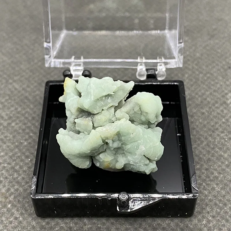 100% natural gibbsite (fluorescence effect green) original crystal mineral specimen +Box size：35*35*35mm