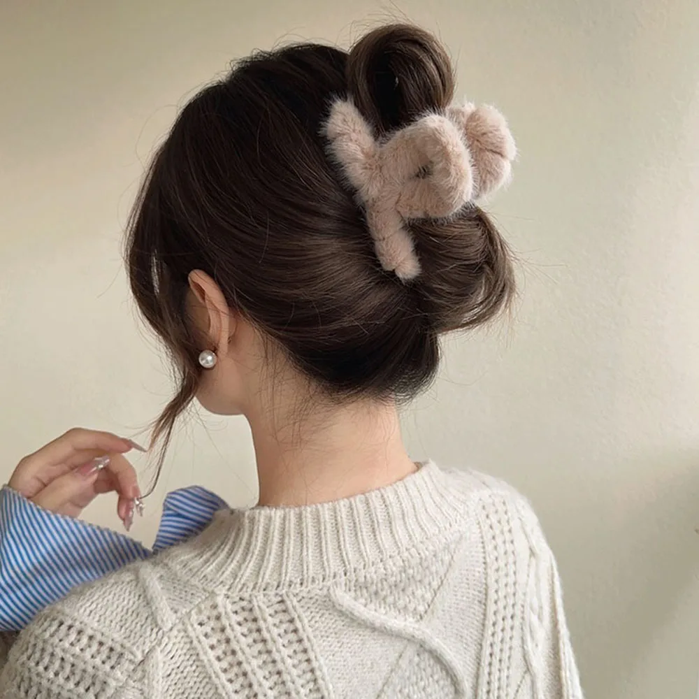 2024 Winter Faux Fur Hair Claw Elegant Acrylic Hairpins Plush Hair Clip Barrette Crab Headwear For Women Girl Hair Accessories