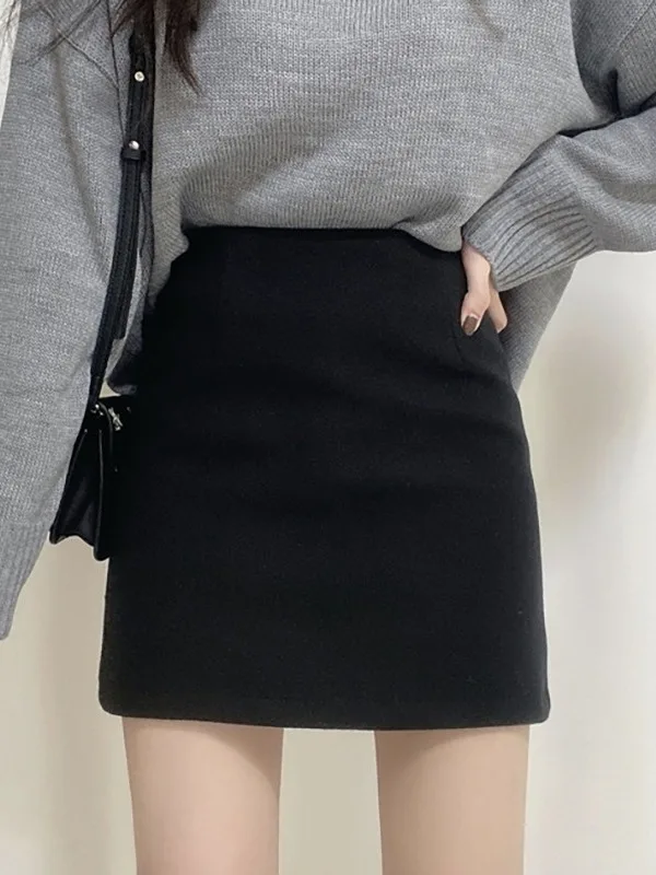 High Waist Woolen  Skirt Women's Autumn Winter Black Slim Fit A-Line Skirt Fashionable City Commute Casual Style