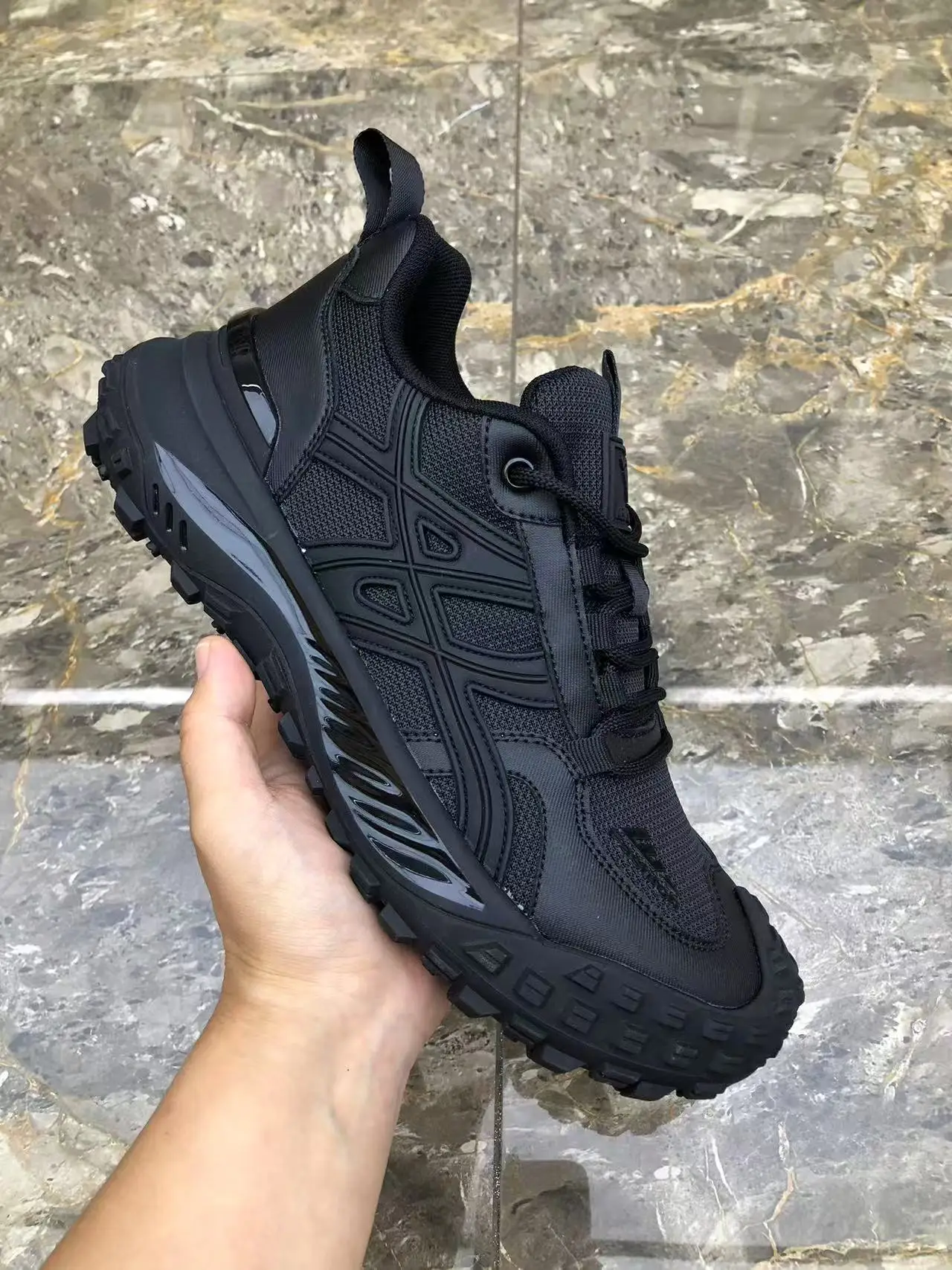 nouvelles-chaussures-de-sport-decontractees-pour-hommes-2026-–-escalade-en-exterieur-antiderapantes-en-maille-version-amelioree-souples-Elastiques-a-lacets-tendance-noires