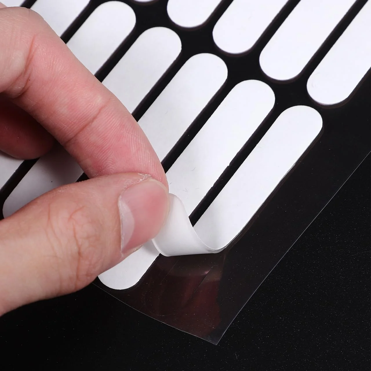 Thumbnail 2 - #21 Most Popular Manicure Glues