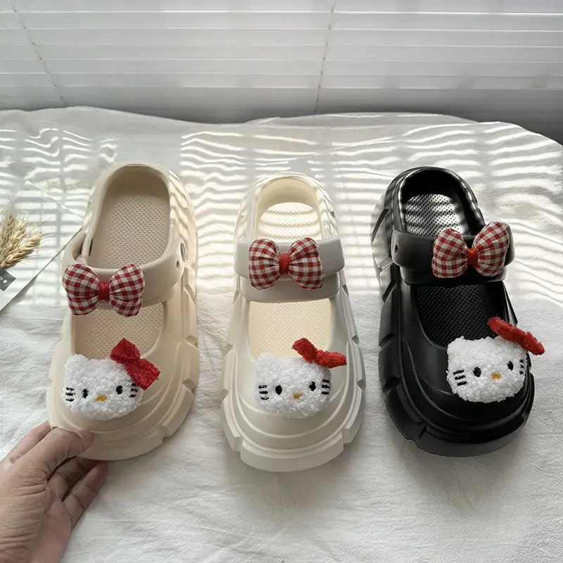 HelloKitty cartoon hole shoes, bow toe slippers, women's outdoor wear, summer thick soled anti slip beach shoes