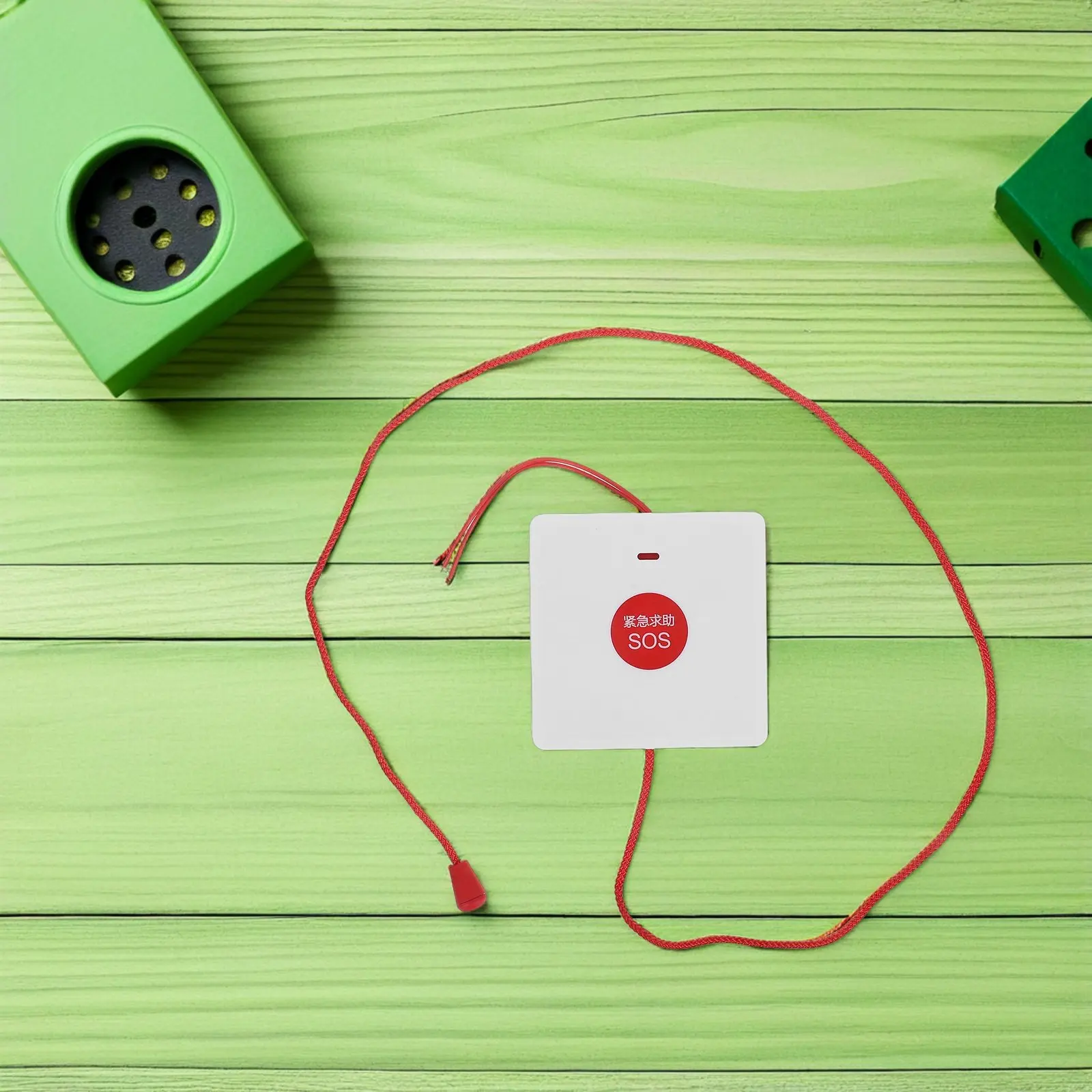 

Устройство экстренной сигнализации: ручной вызов, активация тросом, настенный монтаж, оповещение для людей с ограниченными возможностями