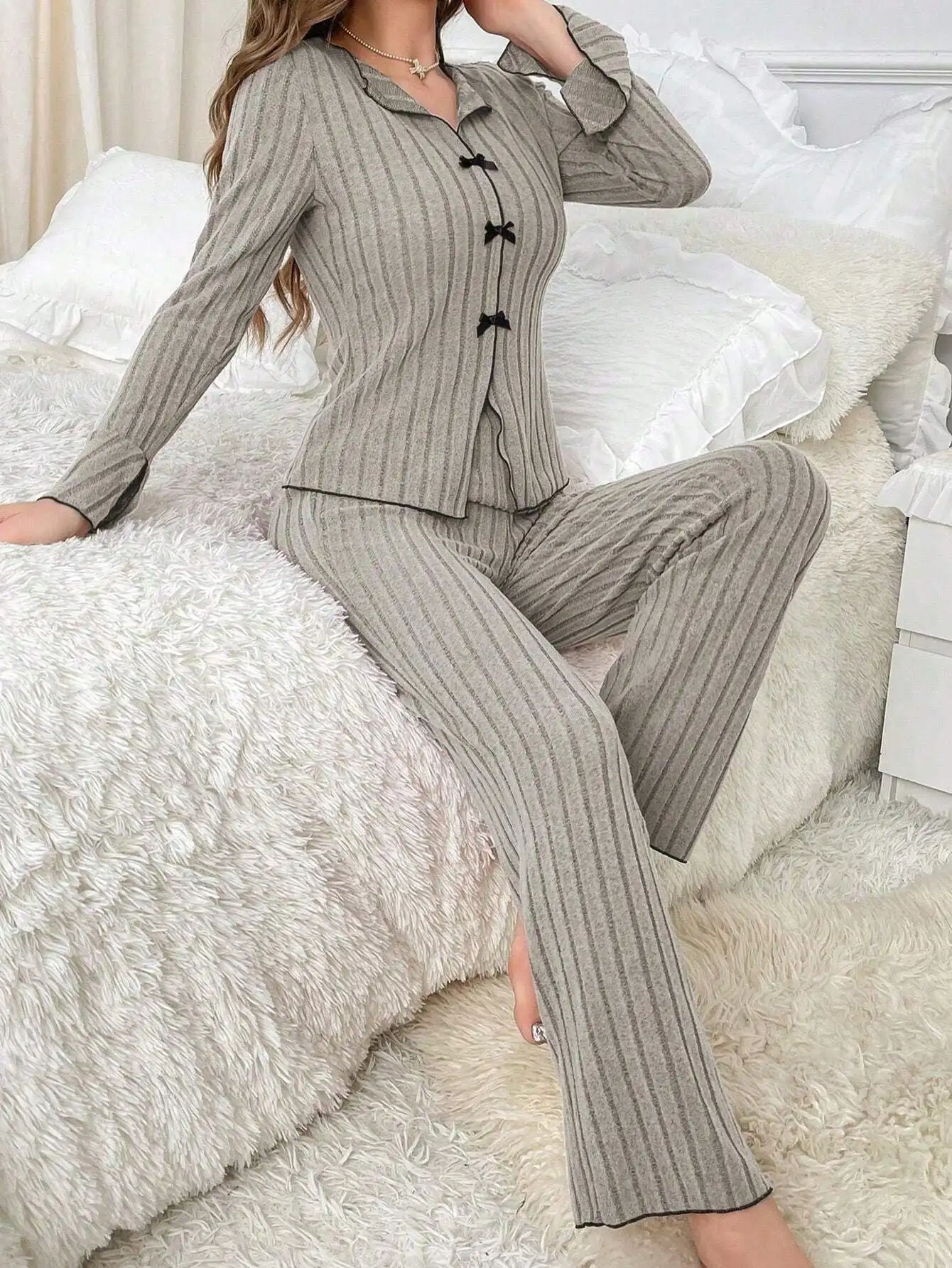 2-piece women's autumn and winter pajama set with lapel and bow, fashionable and sexy home wear set for women