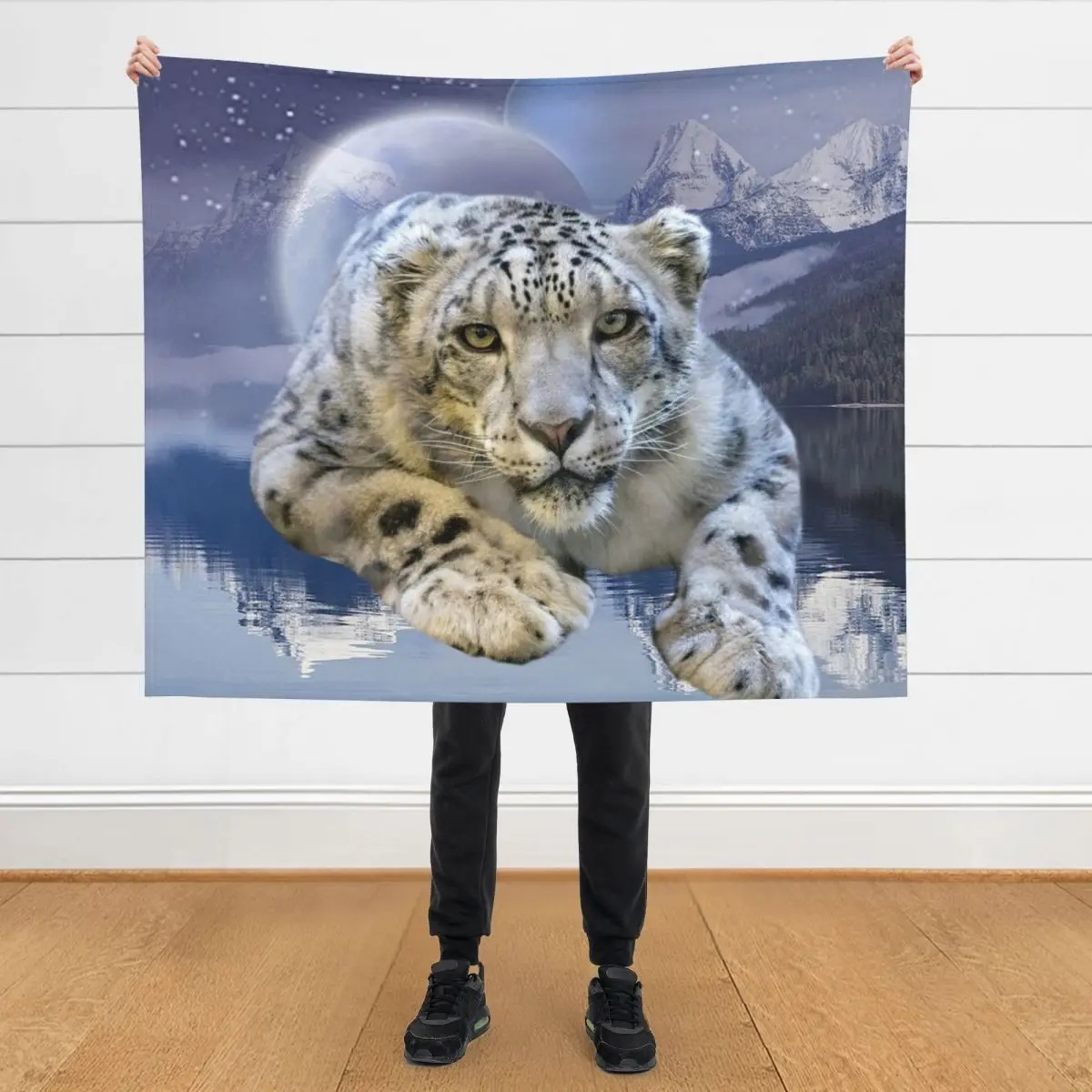 

Snow Leopard and Moon Throw Blanket Extra Large Throw anime Thin Plaid on the sofa Blankets