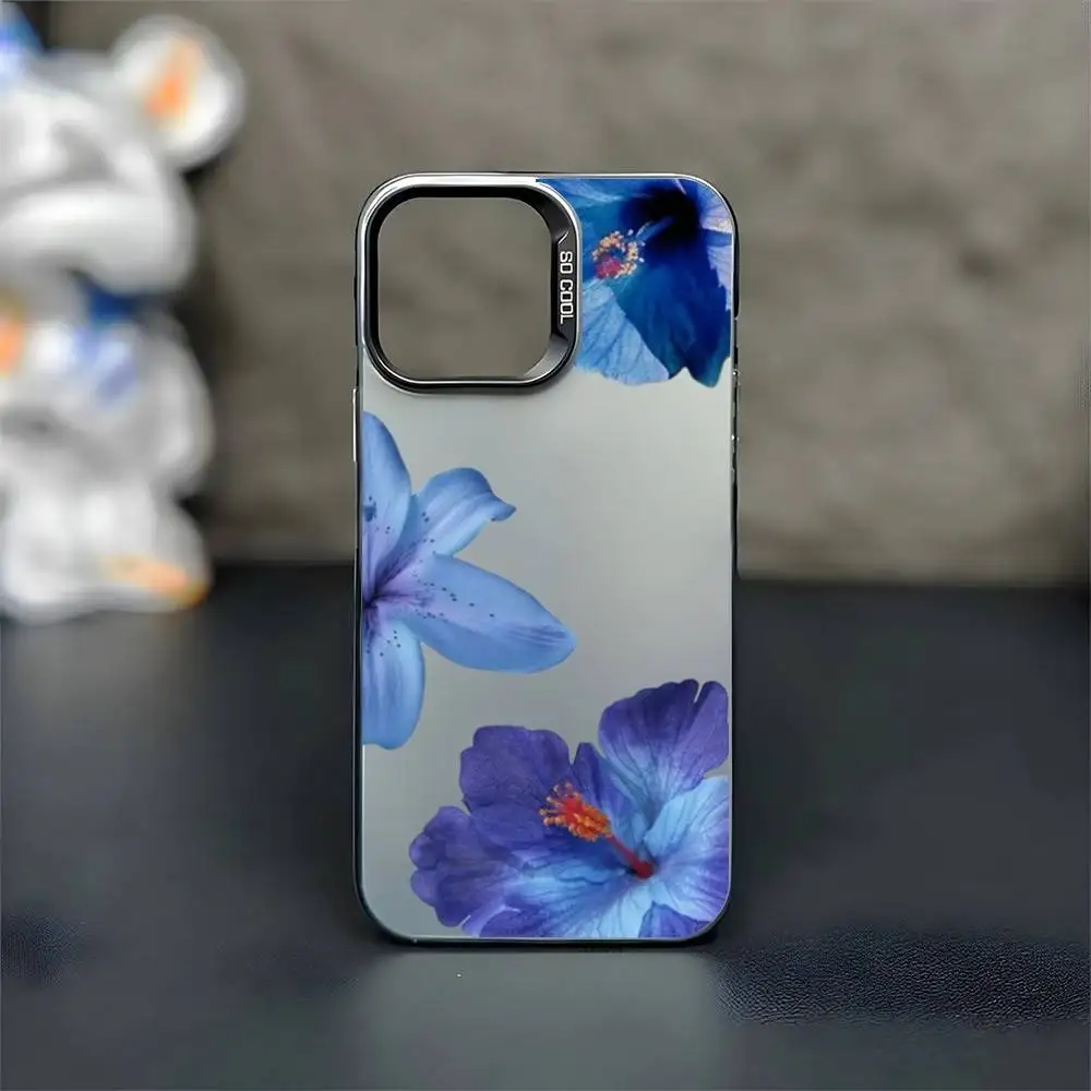 เคสโทรศัพท์ลายดอกลิลลี่สีน้ำเงินสุดหรู สำหรับ iPhone17,16,15,14,13,12,11 Plus,Pro สีเงินด้าน ป้องกันการกระแทก