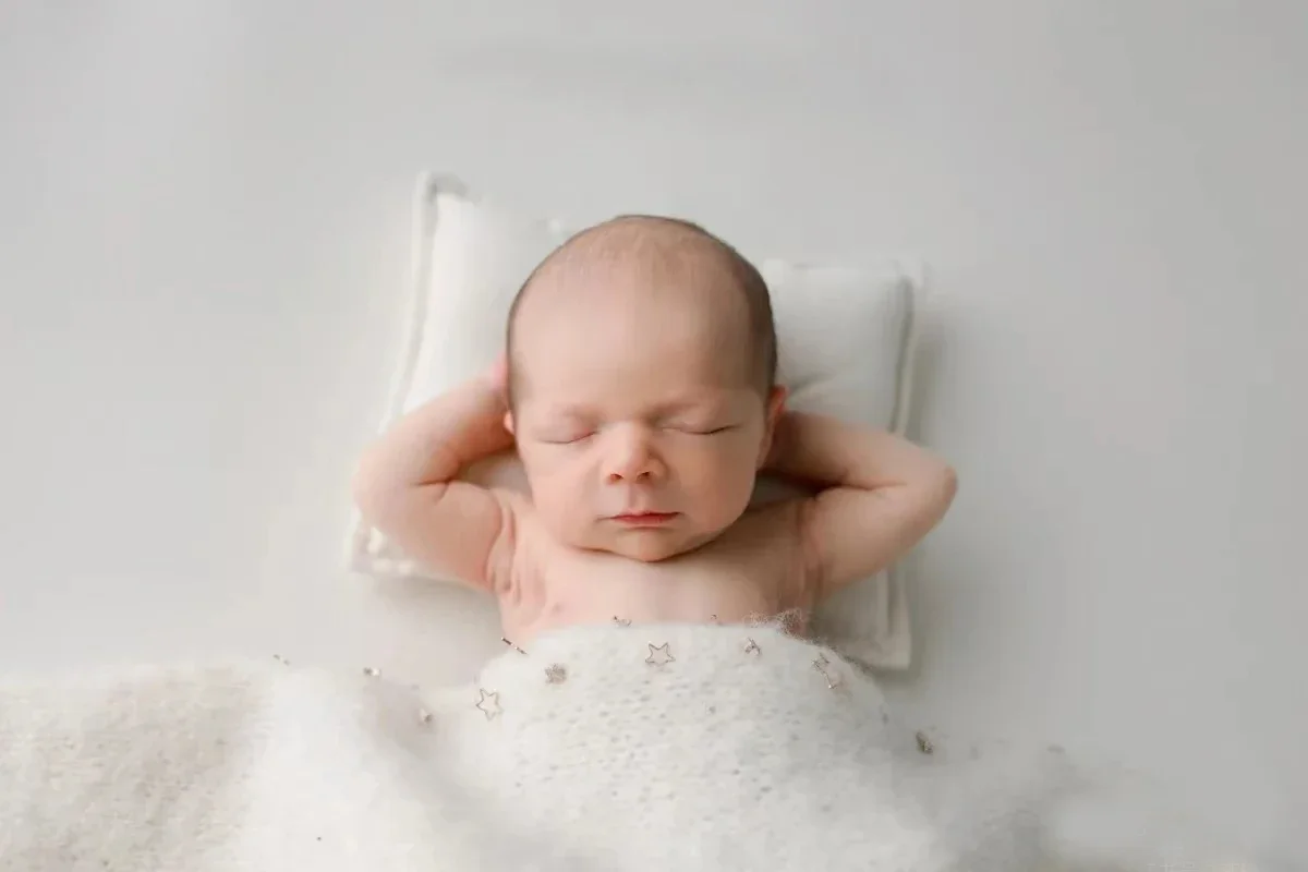 Baby Pillow Newborn  Photography Props Posing Velvet Poses Cushion  Mat  Photography Shooting  Accessories