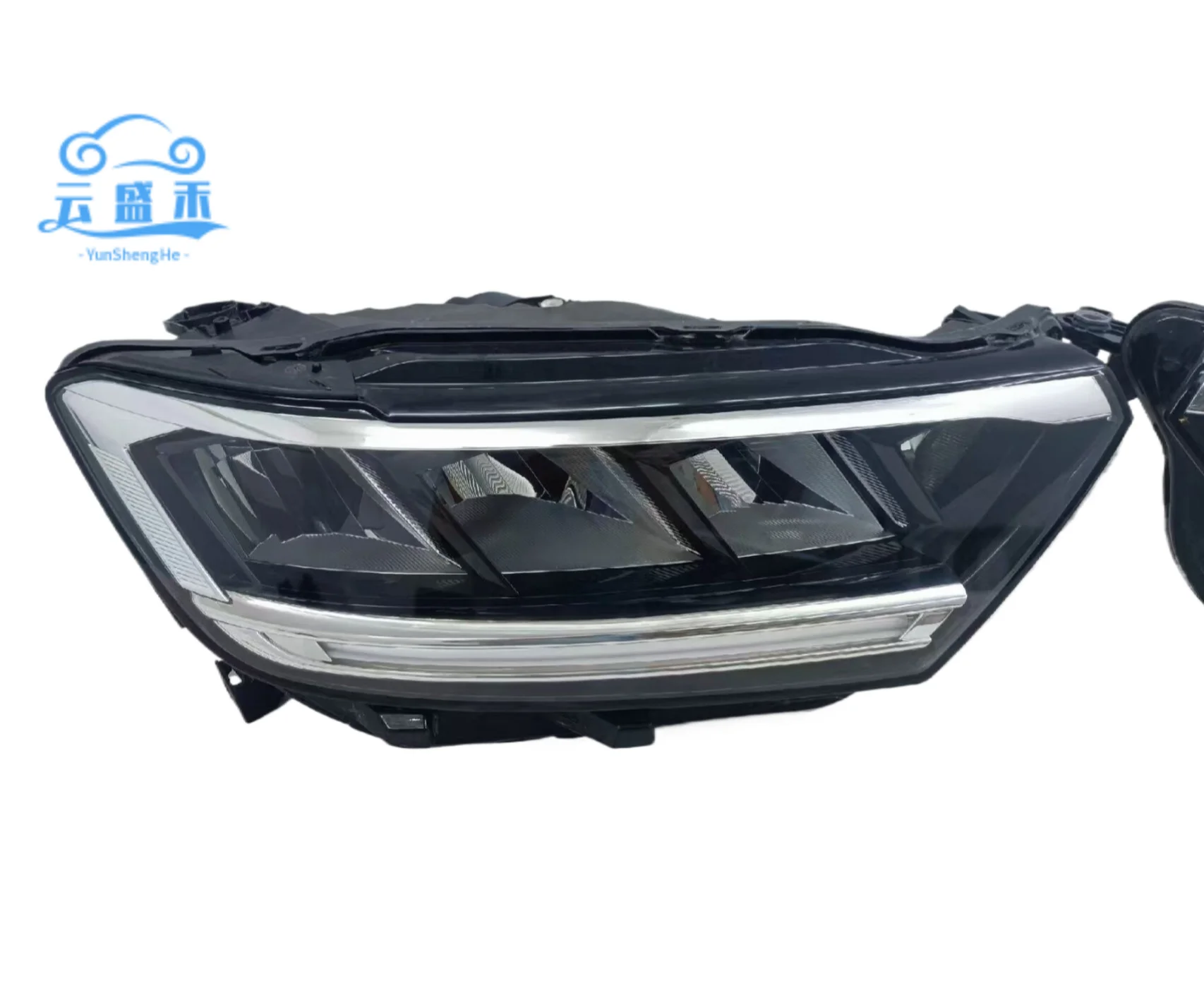 حار بيع كشافات عالية الجودة ل 22 -23 نمط فولكسوان T-ROC LED LED المصابيح الأمامية الجمعية درجة الحرارة نمط جديد عالية تكوين