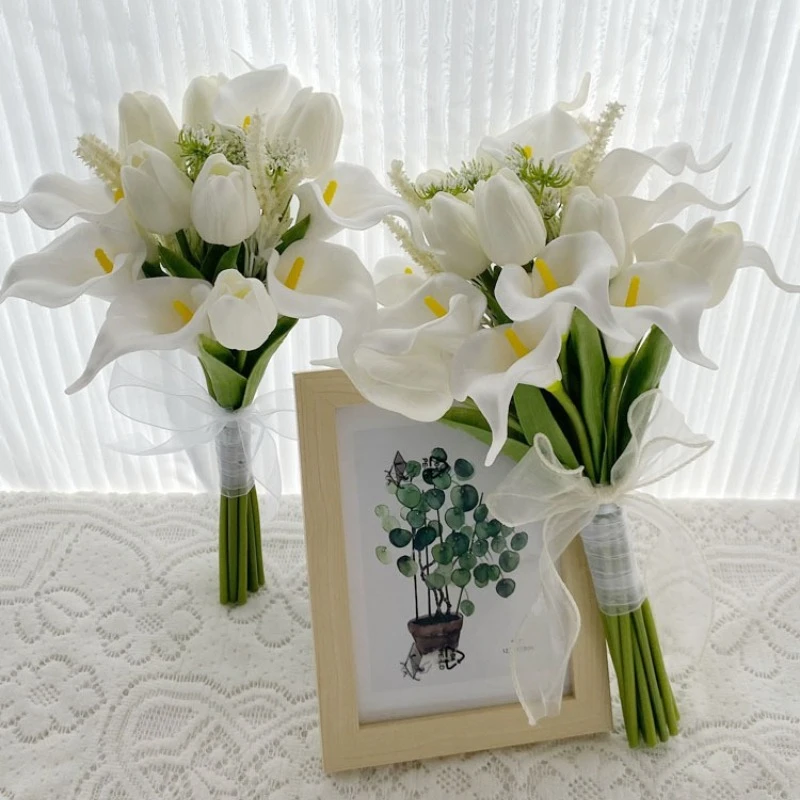 

Калла Лилия Свадебный букет Белый искусственный букет цветов в руках Свадебная фотография Опора Вечеринка Церемония Юбилей