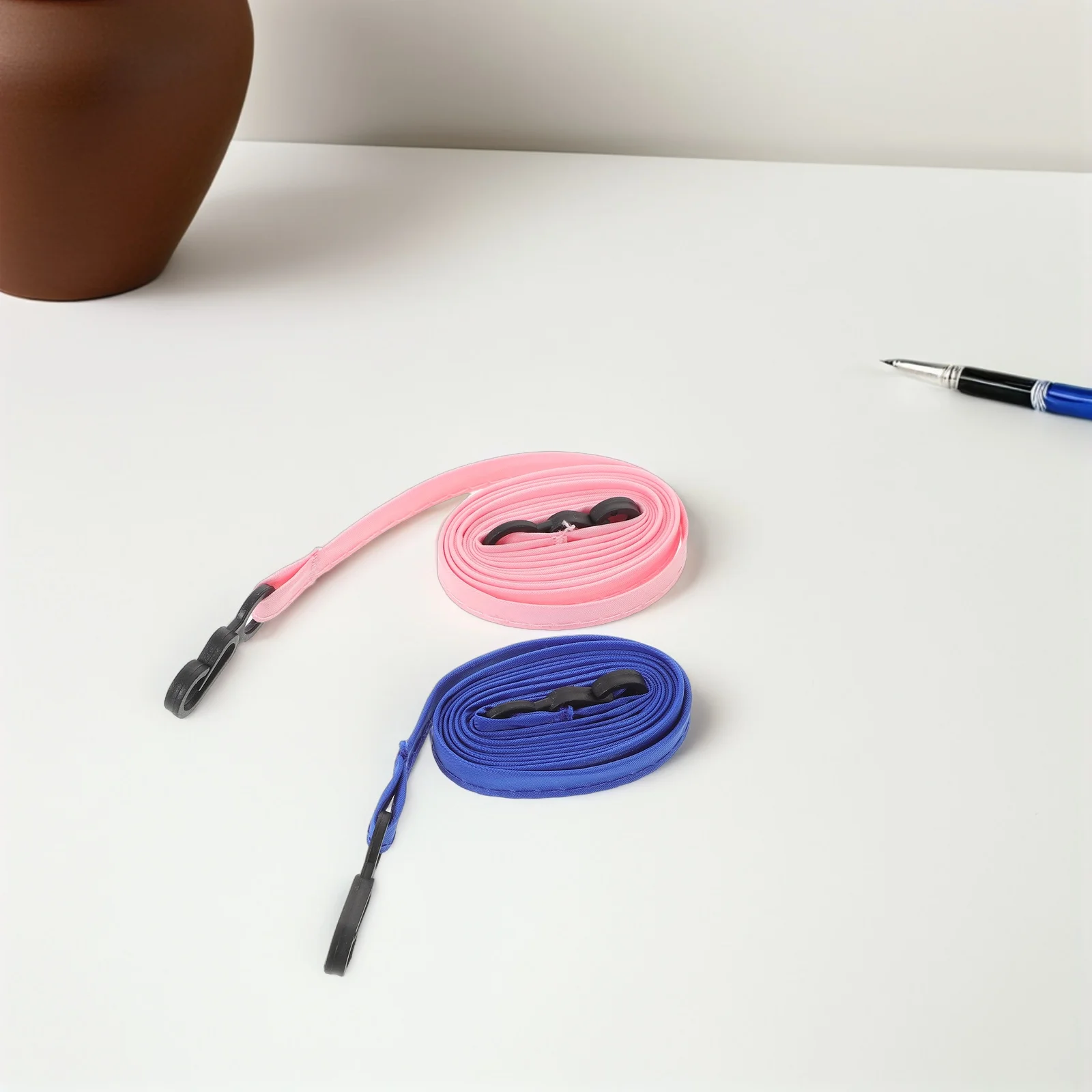 

4Pcs Ski Gloves Lanyard Anti-Lost Rope Winter Mitten Holder Clips Pink Blue Neck Strap Glove Keeper Safety Suspender Clips