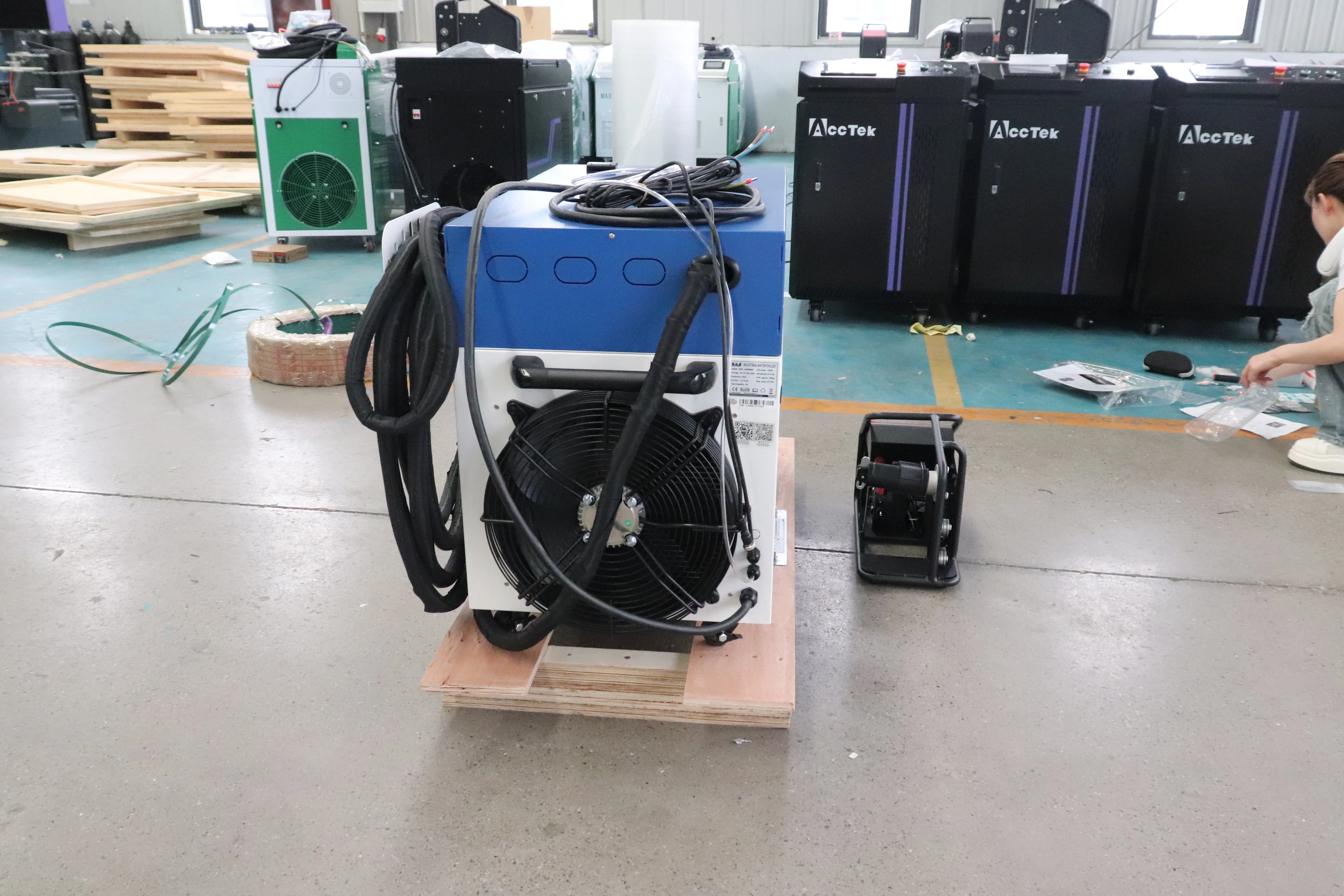 Factory Supply Handheld fiber 4 in 1 Laser Welding Laser Cleaning Laser Cutting Machine 1500W for metal