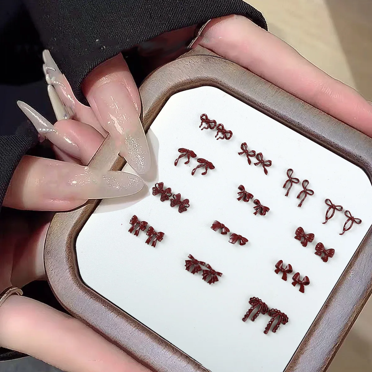10 قطعة ثلاثية الأبعاد النبيذ الأحمر سبيكة Bowknots مسمار الفن زينة العصرية القوس الصغير الشريط الراين للعام الجديد مانيكير DIY بها بنفسك اكسسوارات