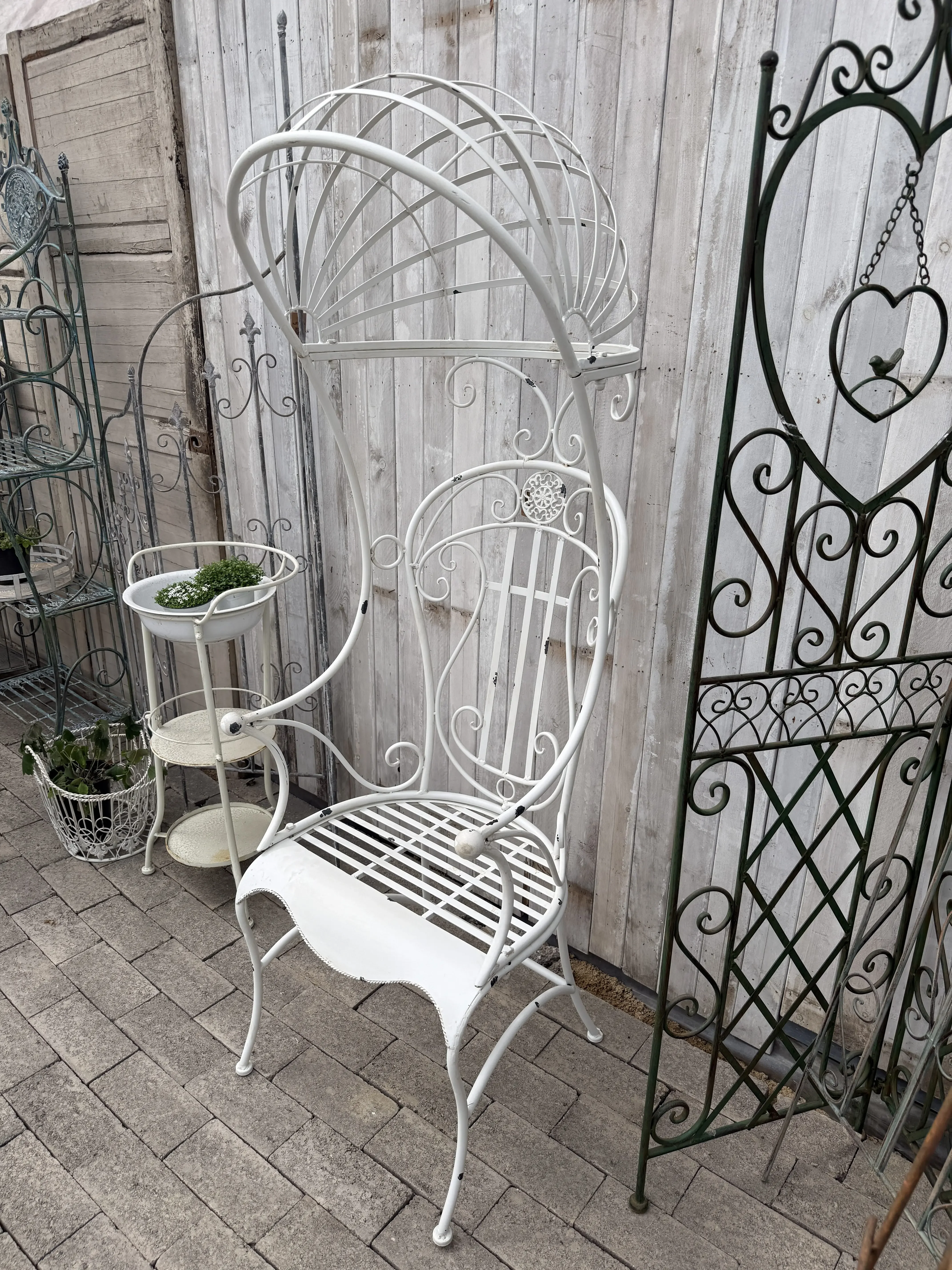 Queen Chair Garden Table Chair Outdoor Chair Plant Climbing Vine Frame