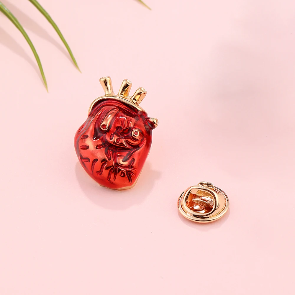 

Medical Crown Red Metal Brooch Internal Medical Staff Creative Pin Suitable for Backpack Lapel Badge for Doctor Nurse Jewelry