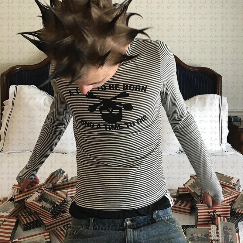 

Gothic summer casual top round neck long sleeved shopping versatile striped shirt for couples to wear outside