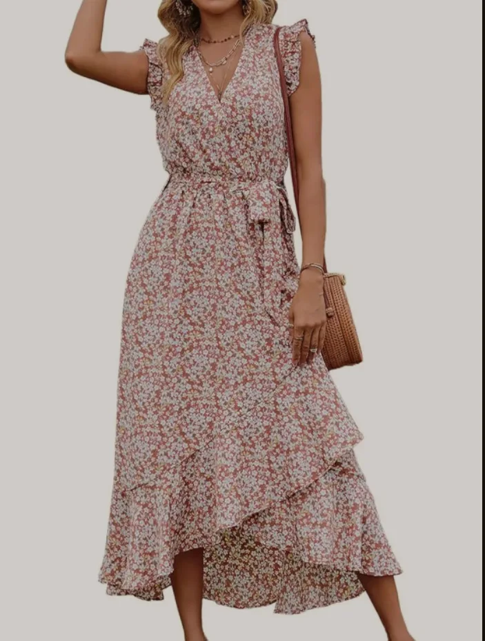 Letnia sukienka w kwiaty z marszczonymi ramionami, dekoltem w serek, falbanką na spódnicy, długa sukienka, elegancka odzież damska