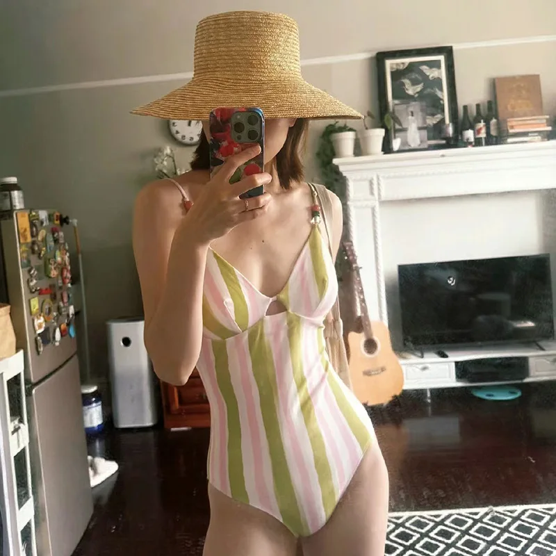 

Новый женский слитный купальник в полоску с бисером, французский стиль, для отпуска, свиданий, пляжа, летний наряд