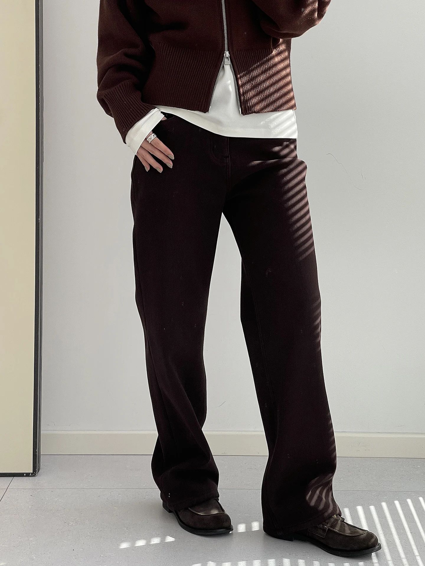 

Thi Velvet High Waist Straight Leg Micro Stretch Denim Jeans PE Constant Temperature Bla Technology Drapey Cold Tea Brown