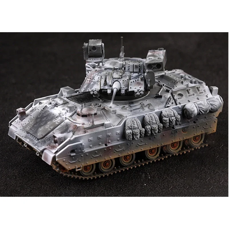 1/72 Scale American M2A3 Bradley Infantry Fighting Vehicle Snow Painting Version 63121 Finished Product