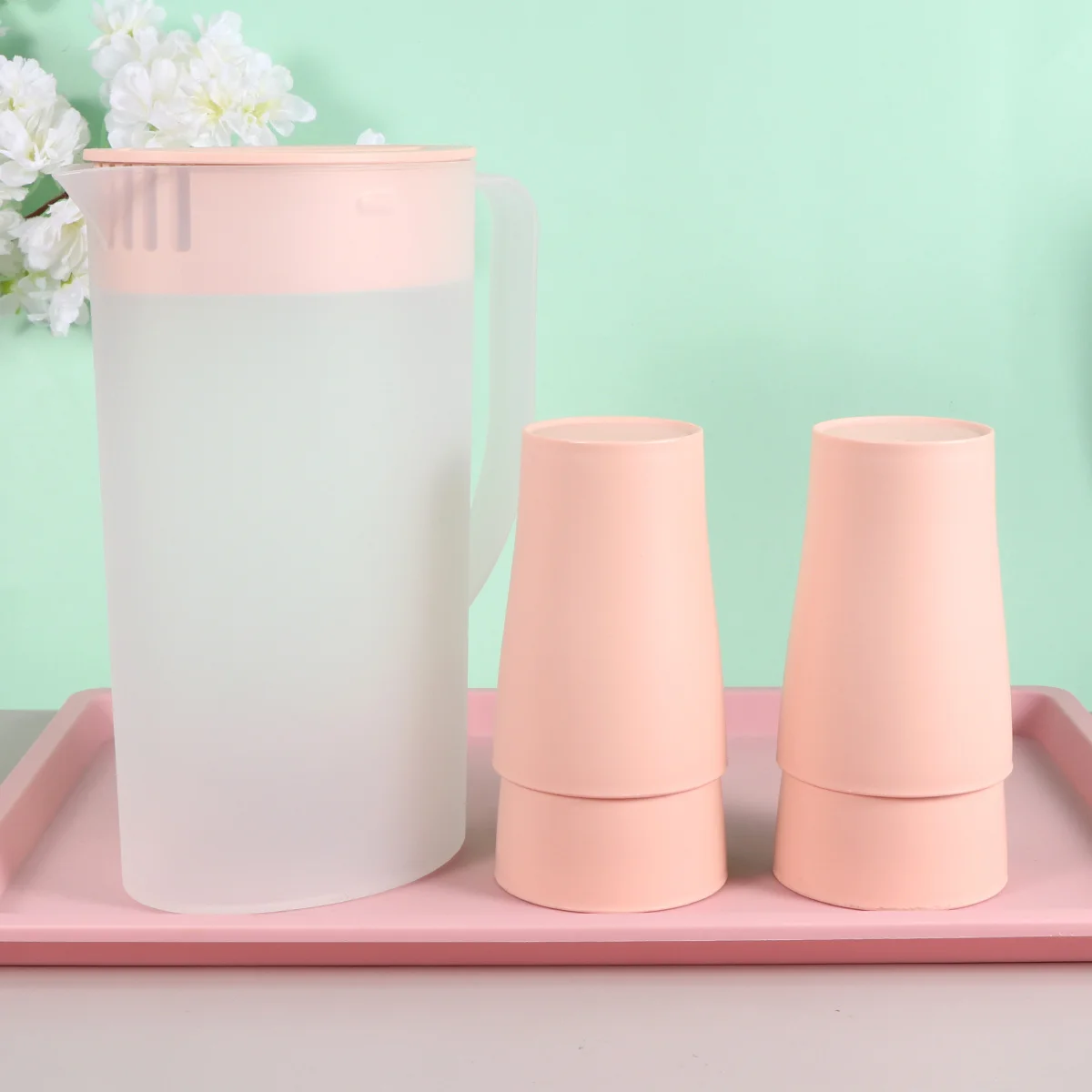 

4Pcs Plastic Water Pitcher Set 1.6L Heat Resistant Beverage Kettle for Hot Cold Drinks Easy Refill Leakproof for Home