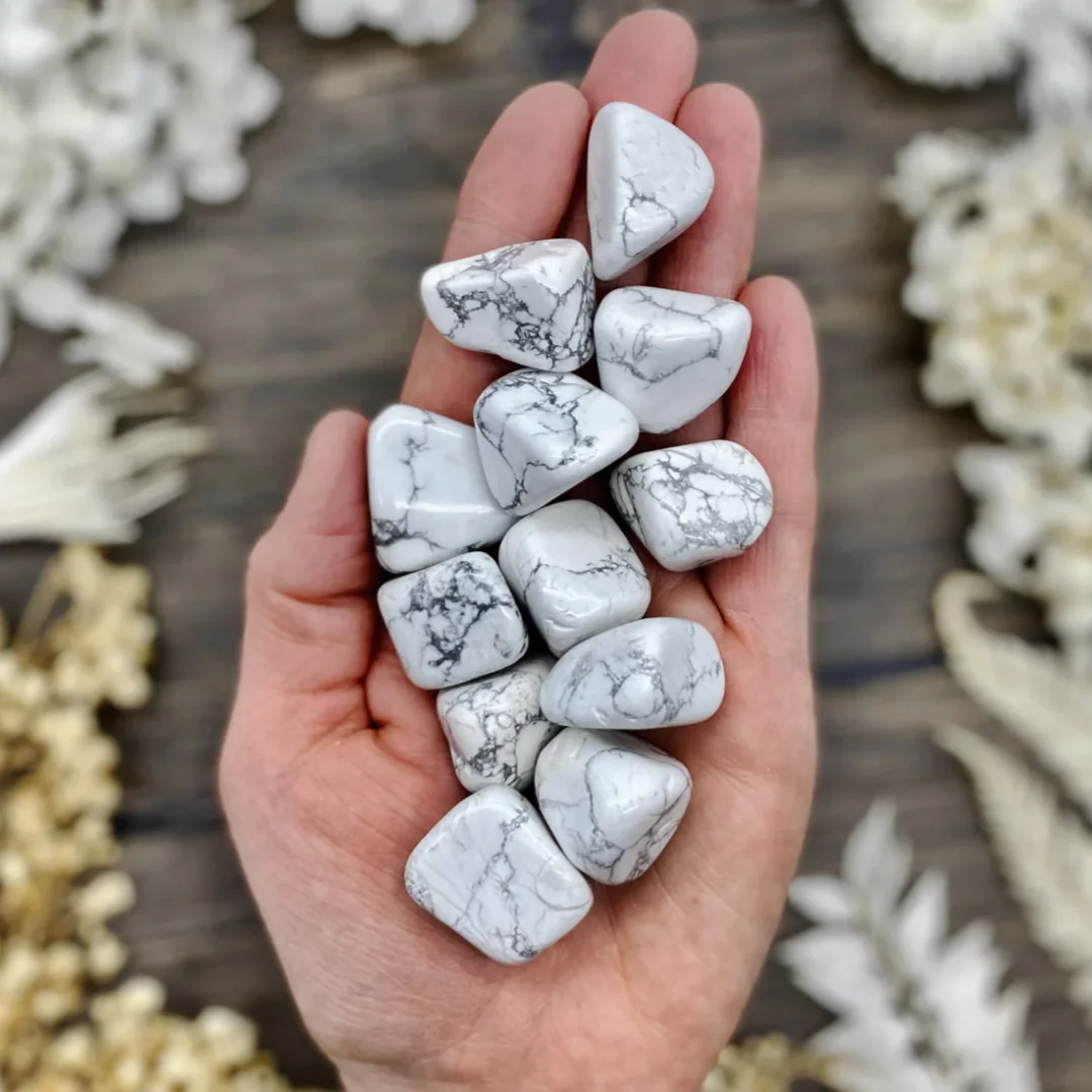 Natural Howlite rolling stones, polished crystals, irregular crystals, bulk crystals, outdoor garden decorative stones