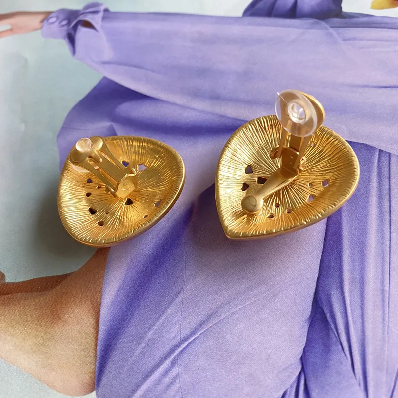 Fashion Jewelry Vintage Geometric Rhinestone Stud Earrings Unique Ins Style Heart Shaped Glass Drop Earrings for Women