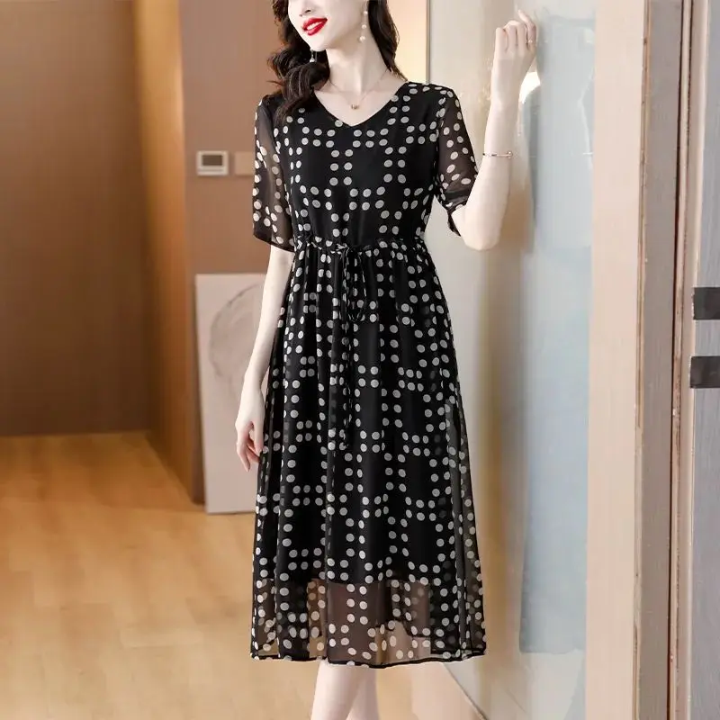 

2024 Women's New Summer V-Neck Solid Color Polka Dot Drawstring Elegant Loose Appear Thin Short Sleeve Mid Length Chiffon Dress