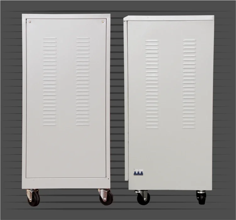 三相 10KVA 30KVA 50KVA 100KVA AC 380V 自動電圧調整器/安定器 AVR 産業機械用