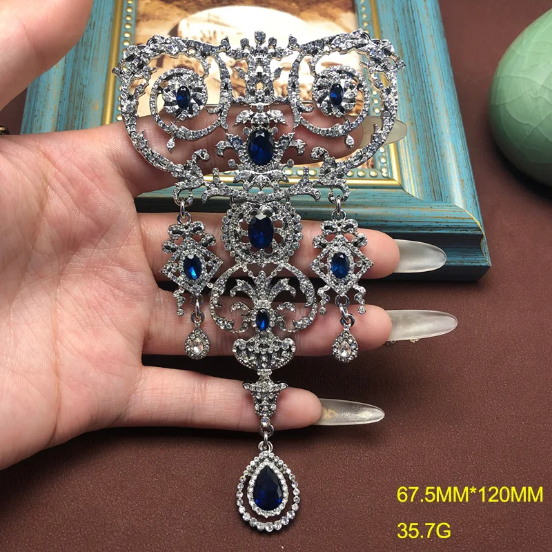 Vintage Style Elegant Light Luxury Hollow Owl Brooch Full Diamond Sapphire Inlaid Brooches High-end Design Pin Accessory