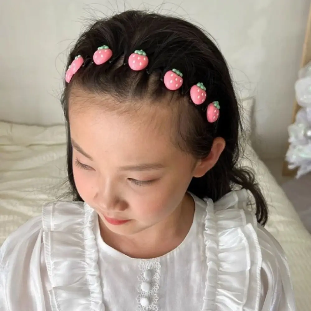 Cute Spring Cartoon Invisible Extra Hair Holder Teeth Round Hair Styling Comb Bear Strawberry Fixed Teeth Combs Girls