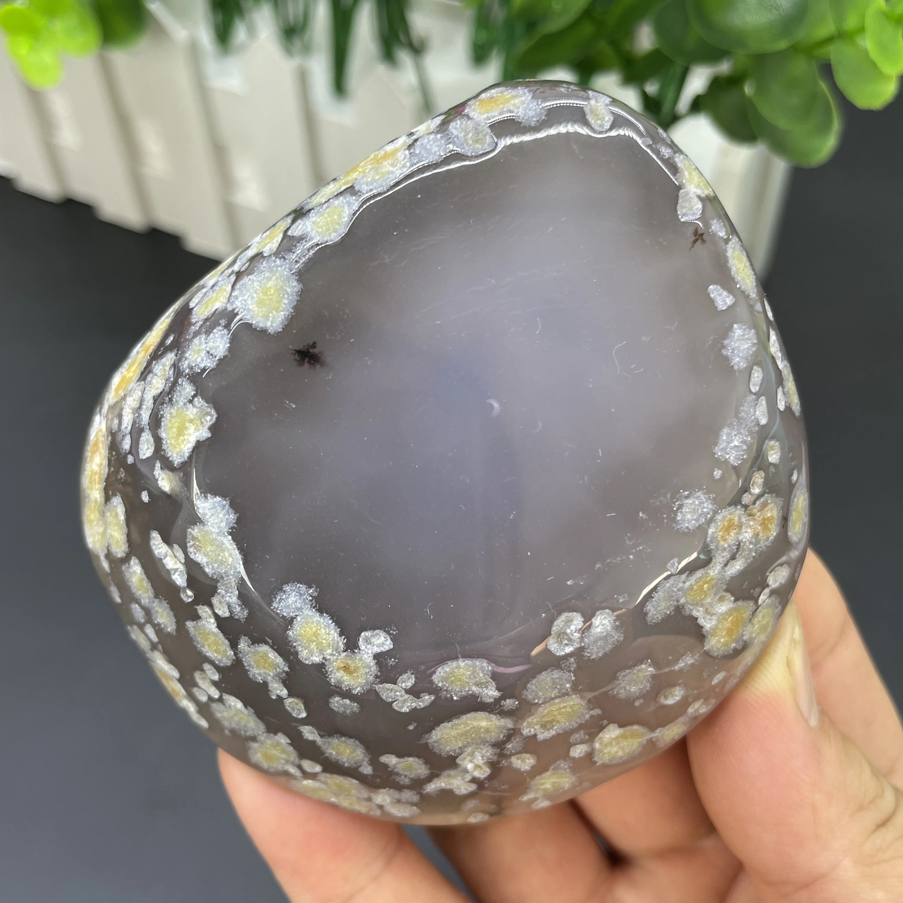 297g Natural Rough Polished Bile Agate Crystal Quartz Healing Stone With Water Trapped Inside Moving Original Home Decor E03