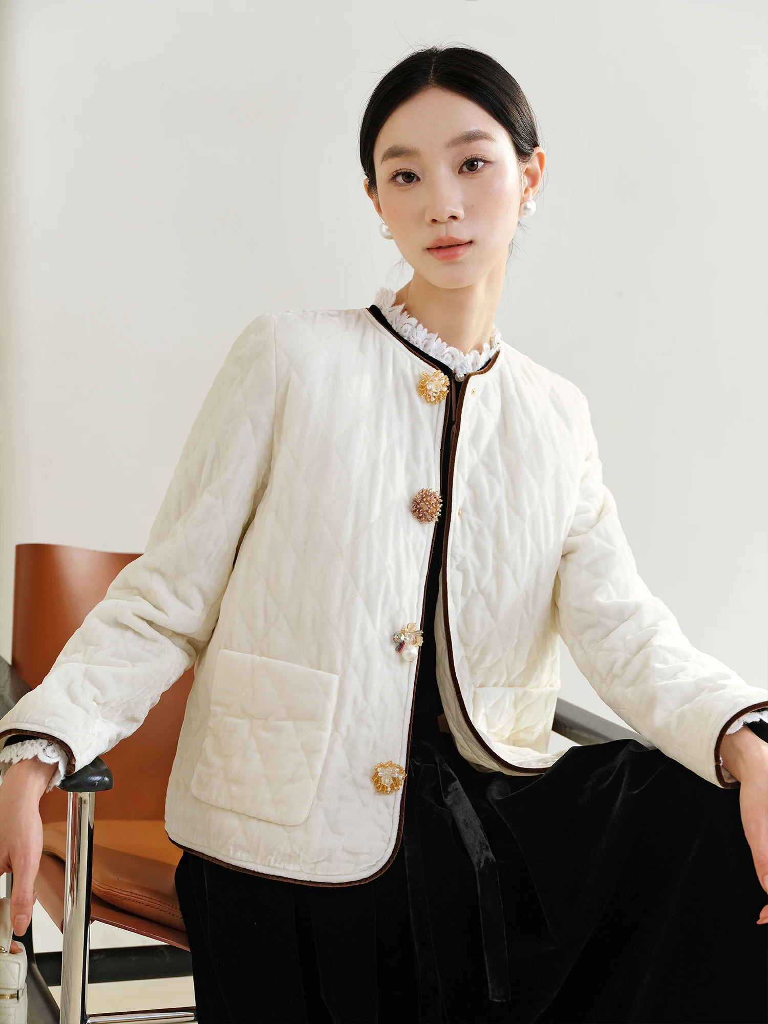 

Женское пальто Ele l Velvet Down Jaet ручной работы с жемчужными пуговицами, 90% белый гусиный пух, высококачественное, китайское, теплое, толстое