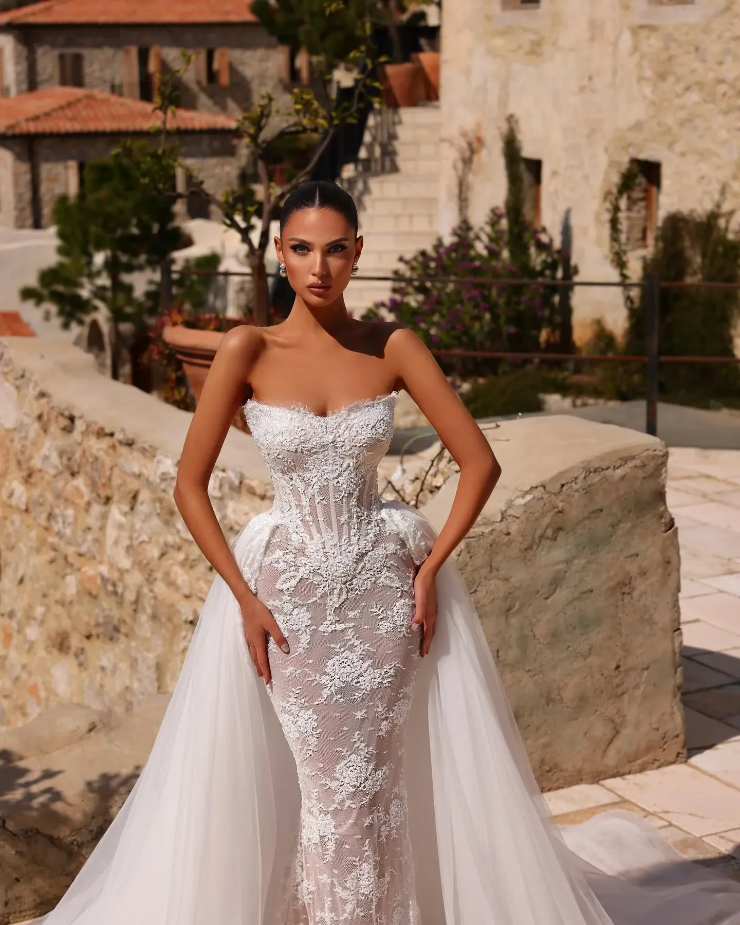 فستان زفاف أنيق بدون حمالات غمد عتيق من الدانتيل بدون أكمام فستان زفاف بدون أكمام مخصص من التل فيستدوس دي نوفيا