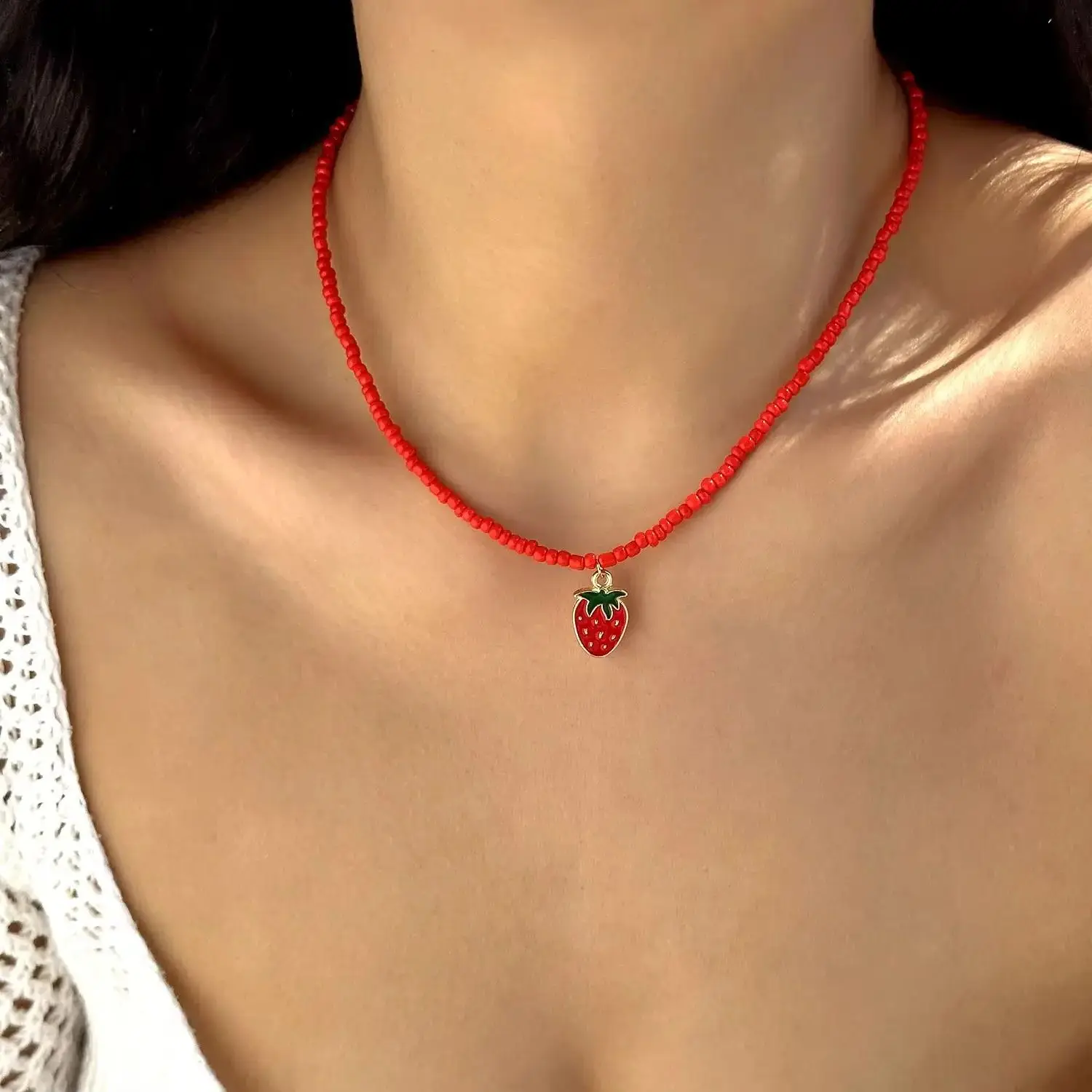 

Lovely Strawberry Pendant Rice Bead Clavicle Necklace for Women Minimalist Starfish Cherry Choker Chain Beach Party Jewelry Gift