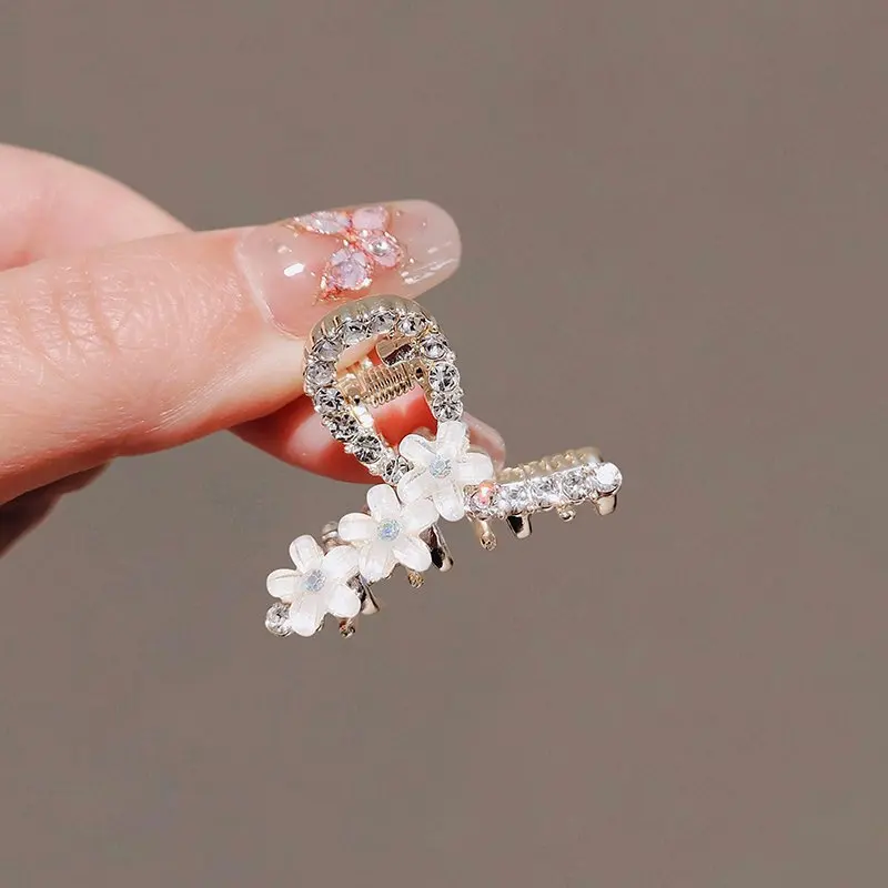 Francuski styl Rhinestone Sakura średniej wielkości spinka do włosów dla kobiet tylna głowa pół wiązana szpilka wysokiej klasy słodkie nakrycia głowy z klipsem