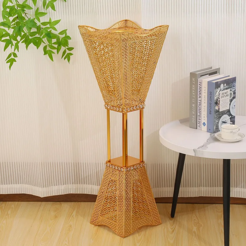 Hollow incense burner wholesale European church incense burner aromatherapy table classic four-corner