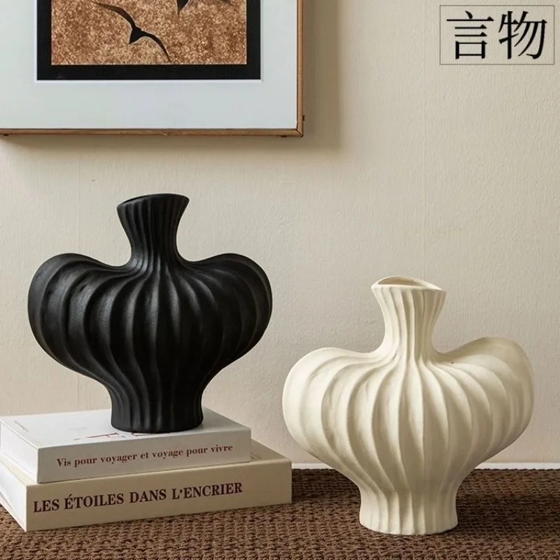 

Creative Aesthetic Art Imitation Ceramic Vase High-end Ornaments Living Room Flower Arrangement Wind Desktop Decor Home Decor