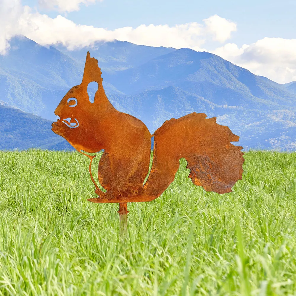 Rusty Squirrel Garden Decor - Metal Yard Art in Corten Steel for Outdoor and Handmade Grace.