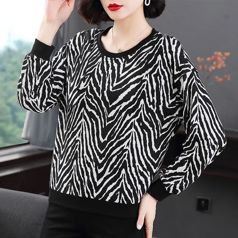 

Women's Pullover Round Neck Striped Printing T-Shirts New Autumn and Winter Loose Sleeve Screw Thread Office Lady Bottom Tops