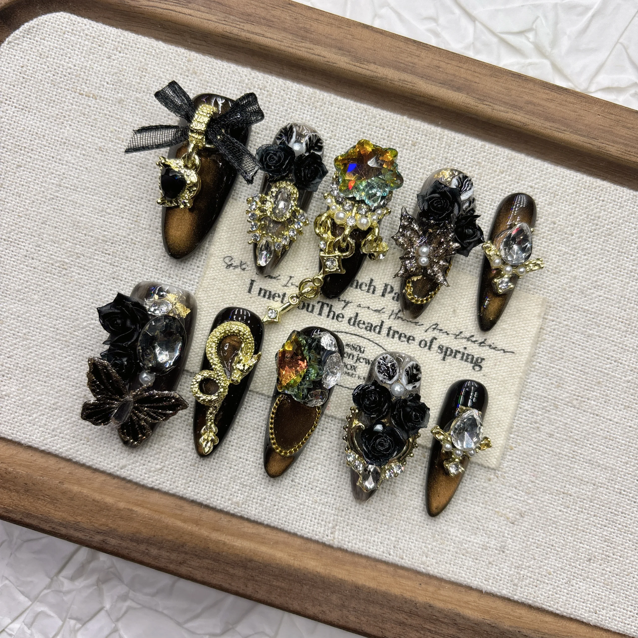 Zwart goud patroon gotische pers op nagels Heavy Duty handgemaakte 3D rozen iriserende diamanten Metalen accessoires Ideaal voor Gothic Hig