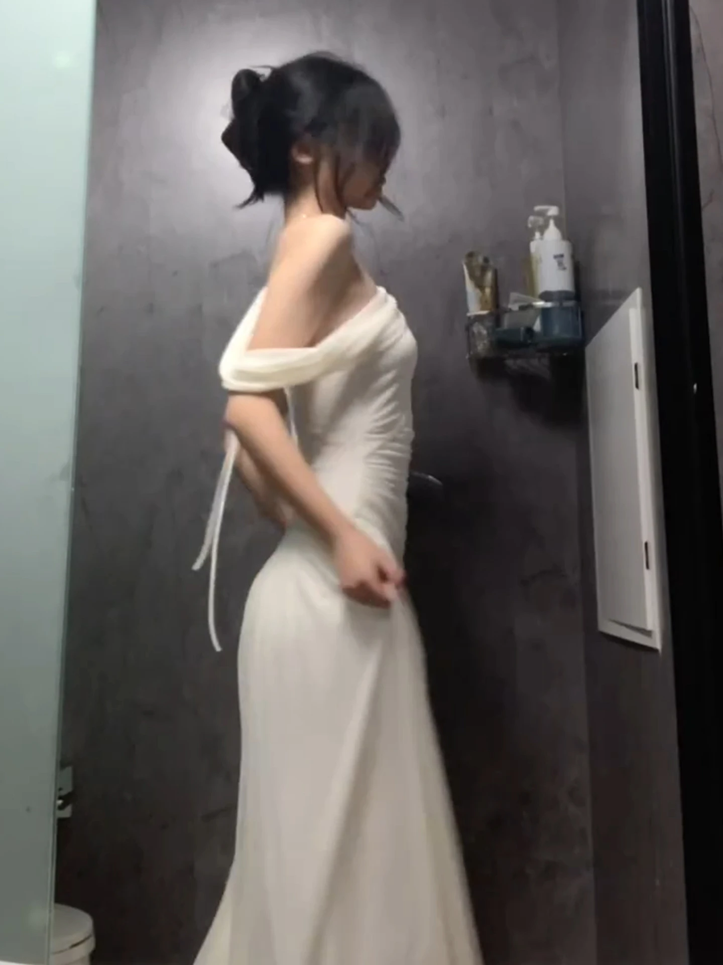 Ele Oulder Bared Dr…