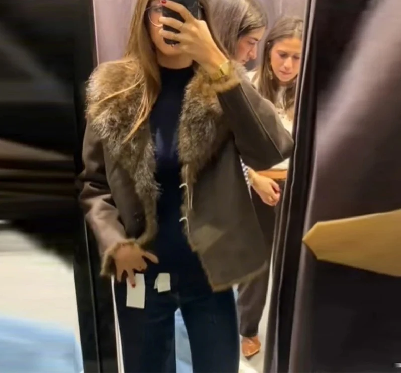 

Winter Faux Fur Patchwork Jacket for Women Double-sided Wear Full Sleeve V-neck Coat 2025 NEW Female Fashion Street Outerwear