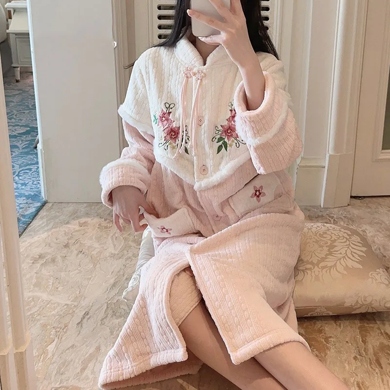 Retro warm sleepwear 2025 new Chinese style buckle Cardigan nightgown flower embroidery winter dress elegant pajamas FG662