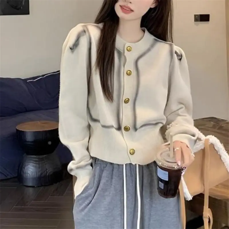 Knitted Sweater Jacket with Round Neck Buckle Design Color Blocked Sweater Cardigan for Outerwear Stylish Short Top