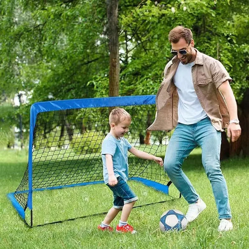 Family use indoor and outdoor portable folding game to train children's football goal