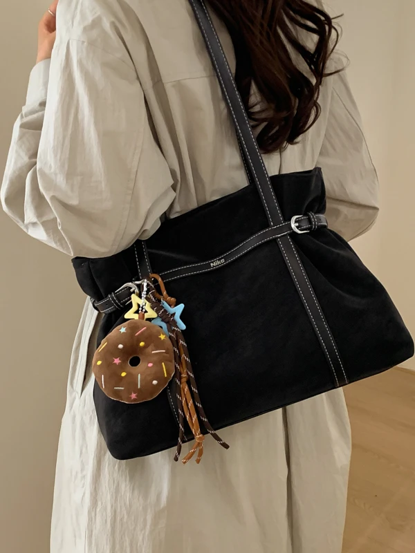 

Женская большая сумка-тоут в стиле ретро, большая сумка на одно плечо, повседневная сумка для пригородных поездок, новинка 2025, трендовая сумка для подмышек, кожаная сумка