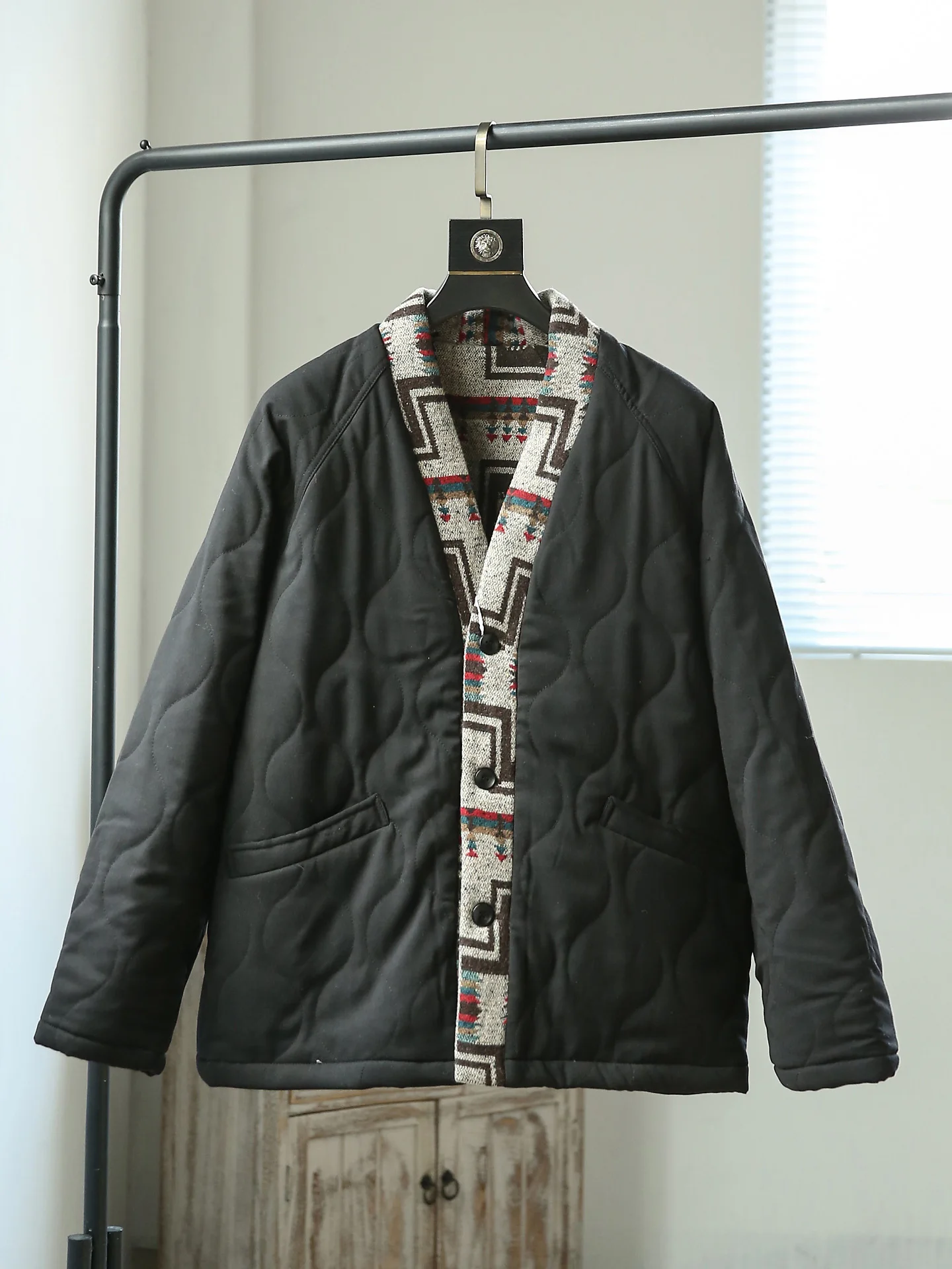 

Новая осенне-зимняя мужская двусторонняя стеганая хлопковая куртка в японском этническом стиле с цветочным узором, V-образный вырез, теплая, молодежная, повседневная