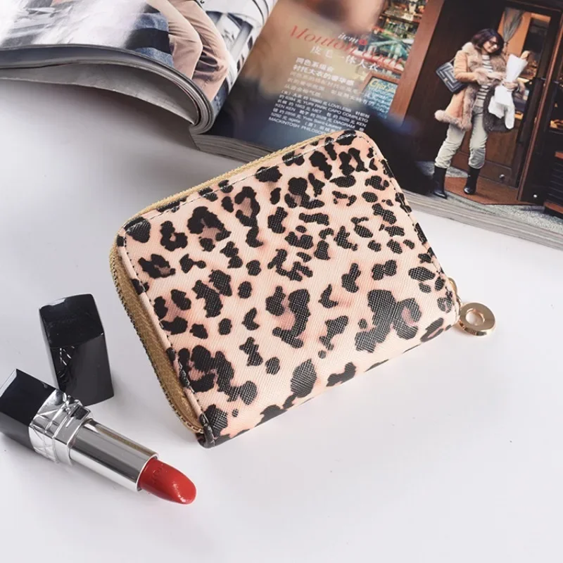 Fashion Leopard Print Card Bags Beautiful PU Card Holder Woman Short Purses IC/ID Card Coin Earphone Holder